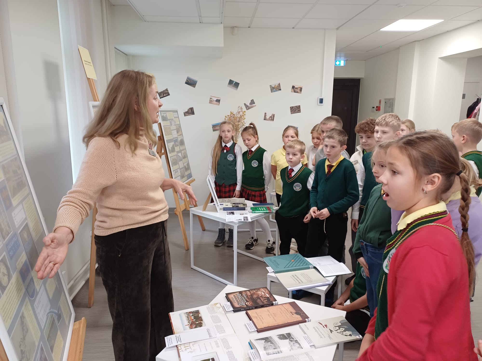 PATRIOTISMA NEDĒĻAS IETVAROS 3. KLASES VIESOJAS JAUNBŪVES BIBLIOTĒKĀ