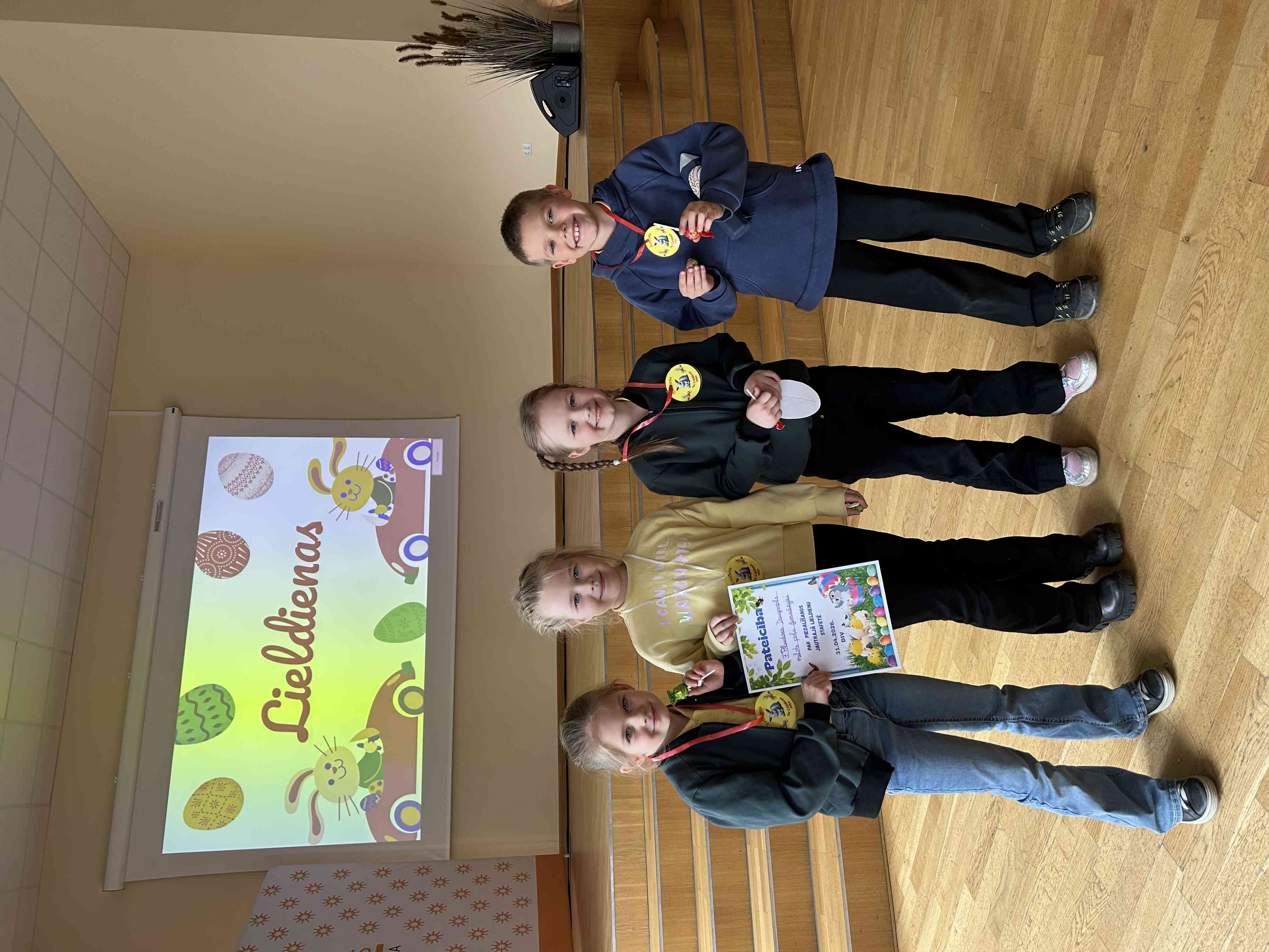 LIELDIENU PASĀKUMS SĀKUMSKOLAS SKOLĒNIEM